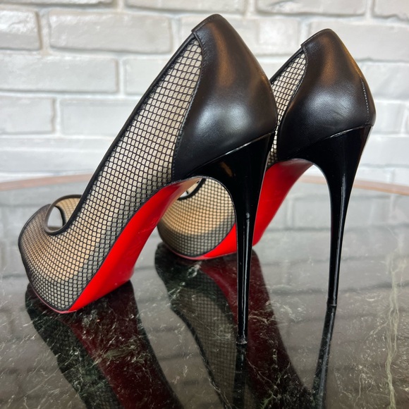 Christian Louboutin Fishnet PeepToe Platform Pumps with patent & kid leather - Picture 4 of 13